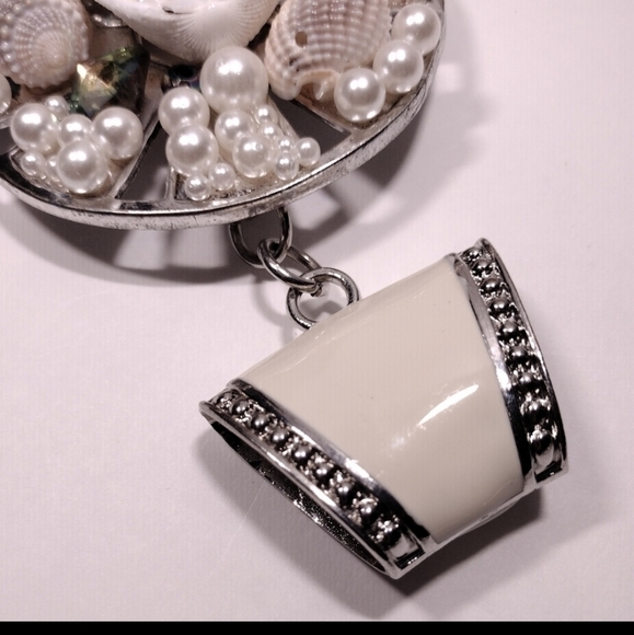 Pearl & Shell Embellished Pendant NWOT - Picture 3 of 5